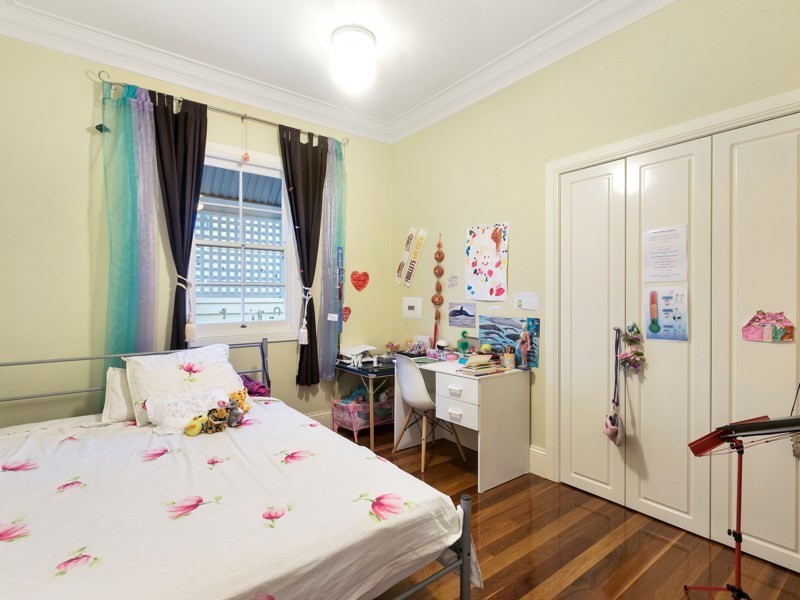 35 Mcdonald Street, Hawthorne QLD 4171