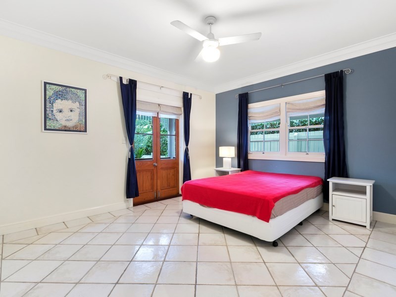 35 Mcdonald Street, Hawthorne QLD 4171