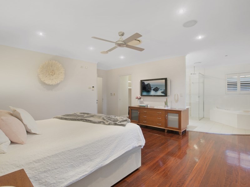 30 Donald Street, Camp Hill QLD 4152