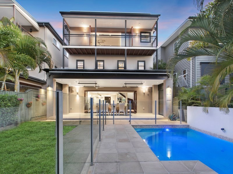 30 Donald Street, Camp Hill QLD 4152