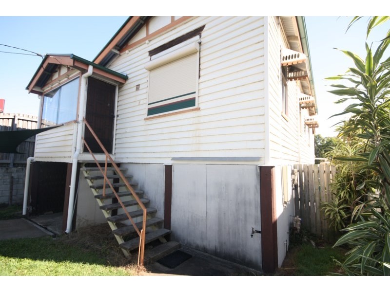 8 Bennetts Road, Camp Hill QLD 4152