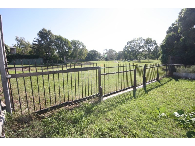 8 Bennetts Road, Camp Hill QLD 4152