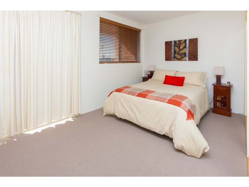 2/56 Pembroke Road, Coorparoo QLD 4151