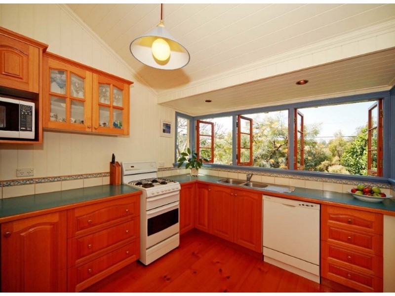 95 Thynne Avenue, Norman Park QLD 4170