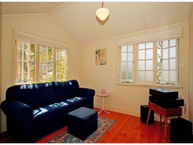 95 Thynne Avenue, Norman Park QLD 4170