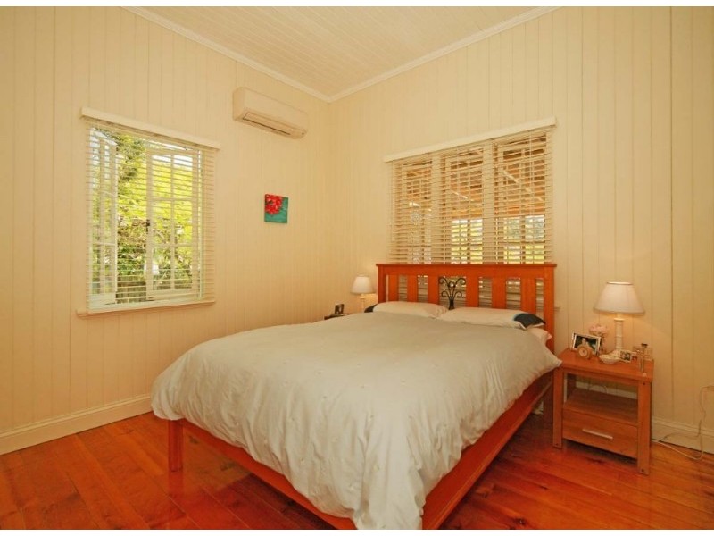 95 Thynne Avenue, Norman Park QLD 4170