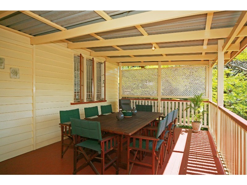 95 Thynne Avenue, Norman Park QLD 4170