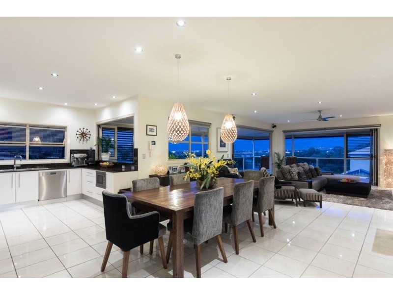 10 Wordsworth Street, Bulimba QLD 4171