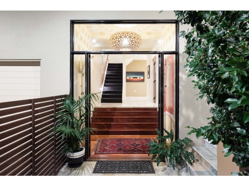 10 Wordsworth Street, Bulimba QLD 4171