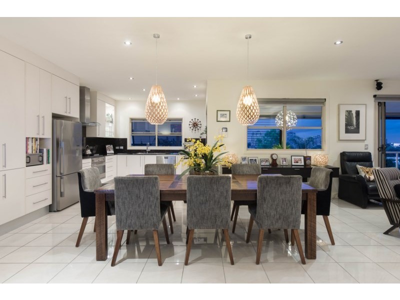 10 Wordsworth Street, Bulimba QLD 4171