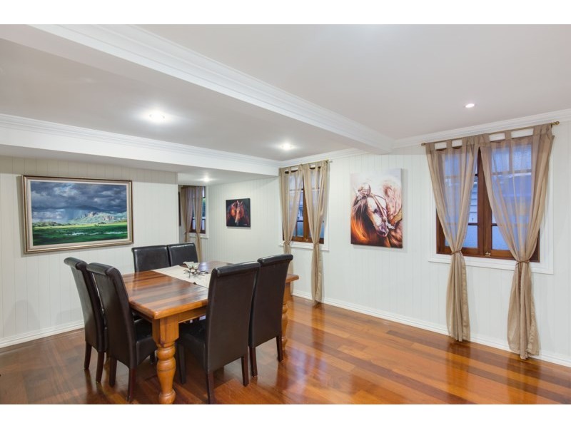 10 Ellesmere Street, Yeronga QLD 4104