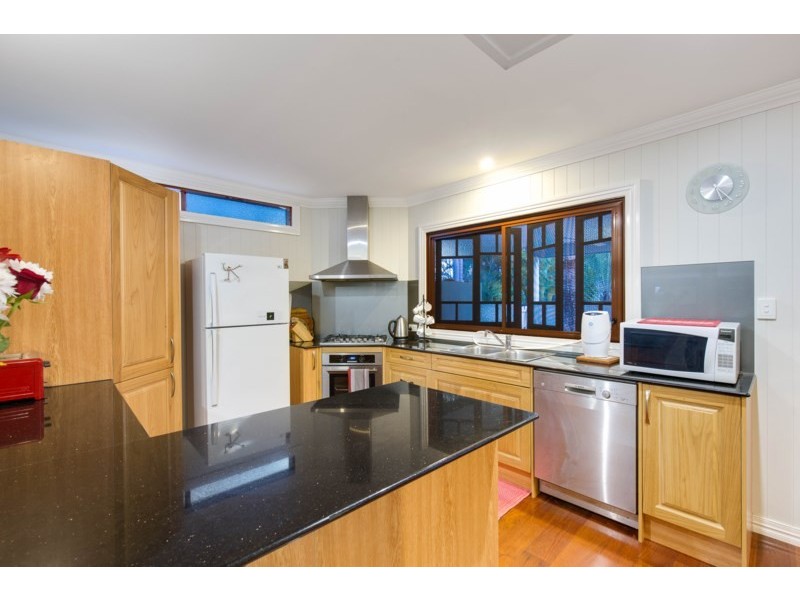 10 Ellesmere Street, Yeronga QLD 4104