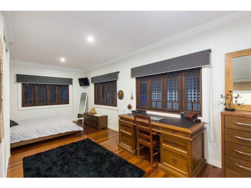 10 Ellesmere Street, Yeronga QLD 4104