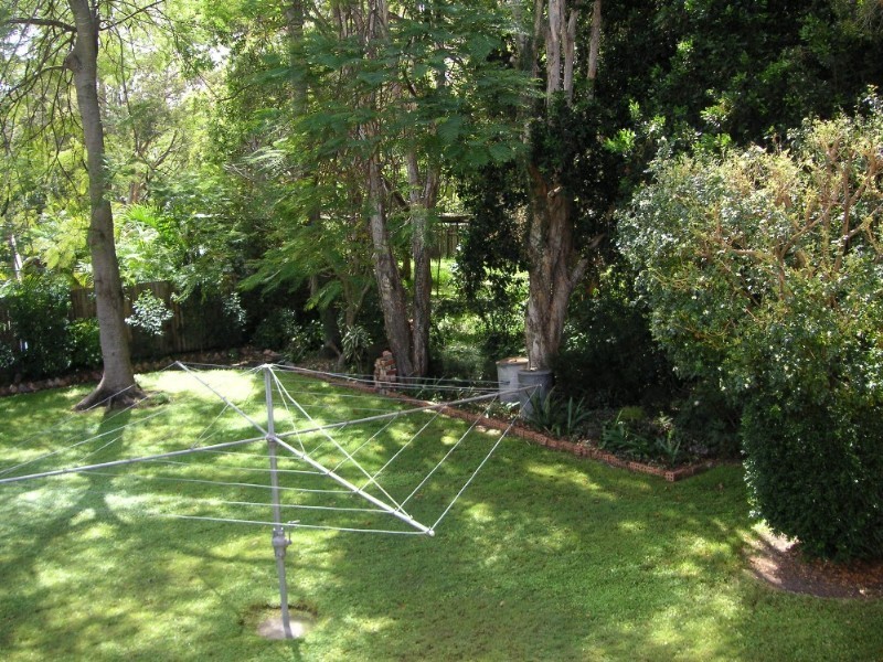 105 Barton Road, Hawthorne QLD 4171