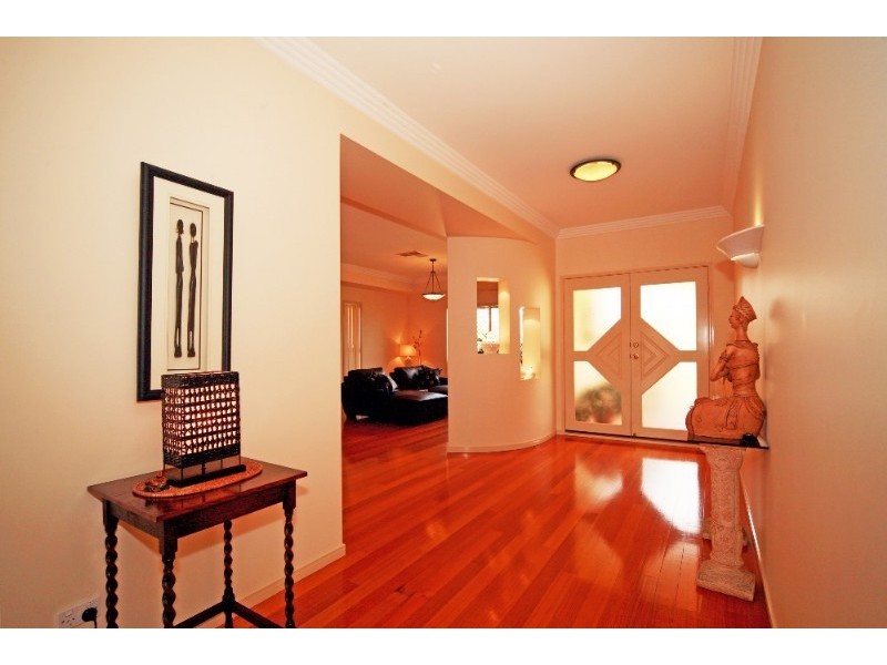 115 Cribb Road, Carindale QLD 4152