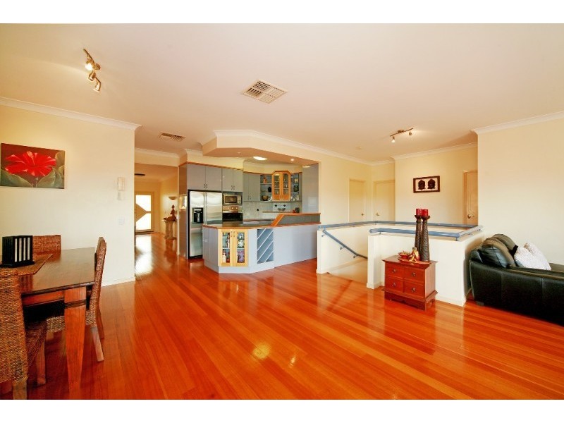 115 Cribb Road, Carindale QLD 4152