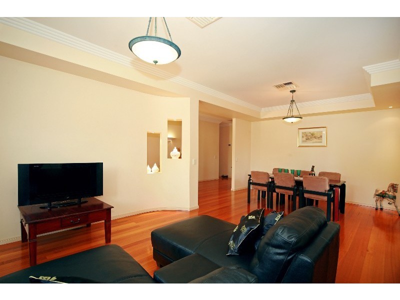 115 Cribb Road, Carindale QLD 4152