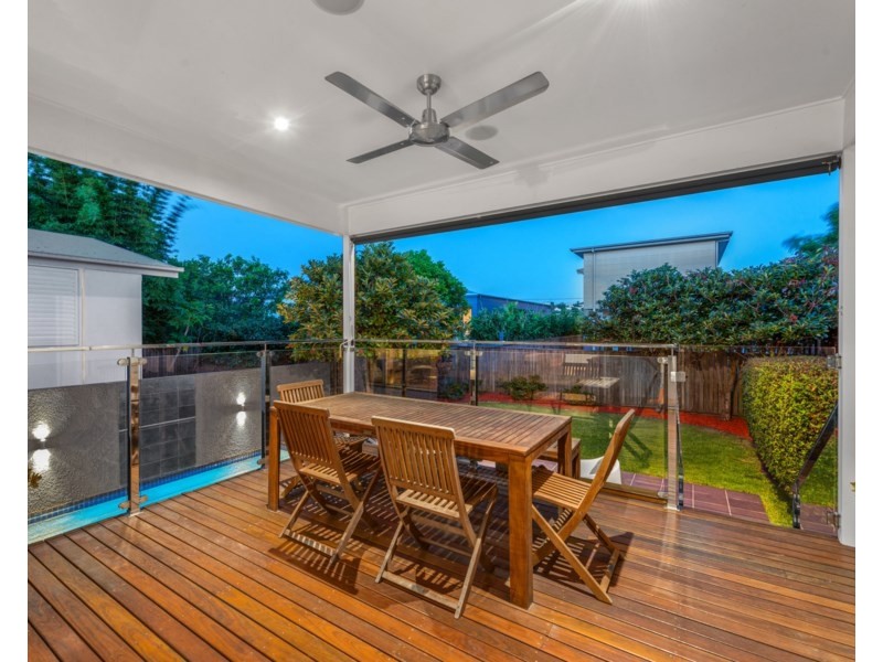 74 Stuart Street, Bulimba QLD 4171