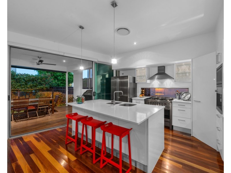 74 Stuart Street, Bulimba QLD 4171