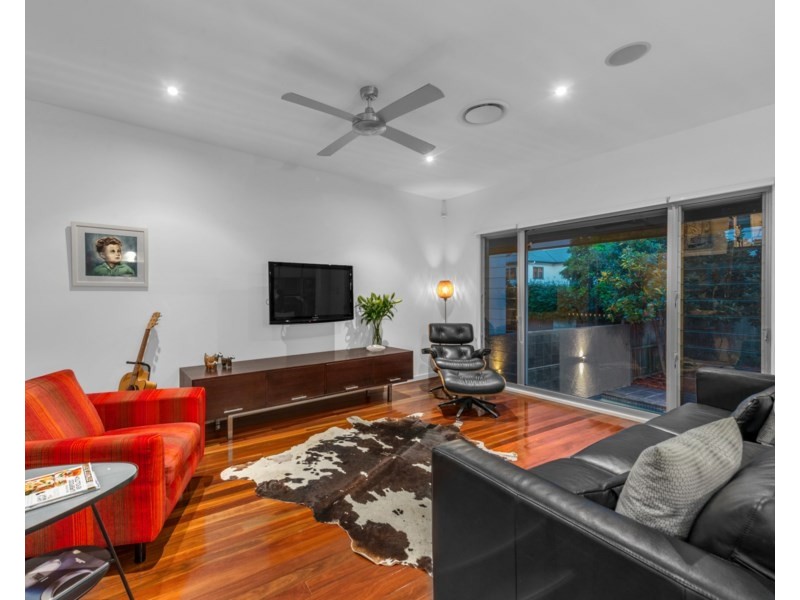 74 Stuart Street, Bulimba QLD 4171