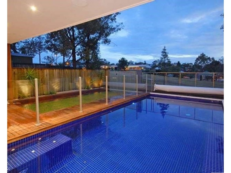 12 Russell Avenue, Norman Park QLD 4170