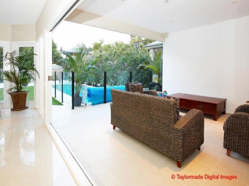 64 Amy Street, Hawthorne QLD 4171