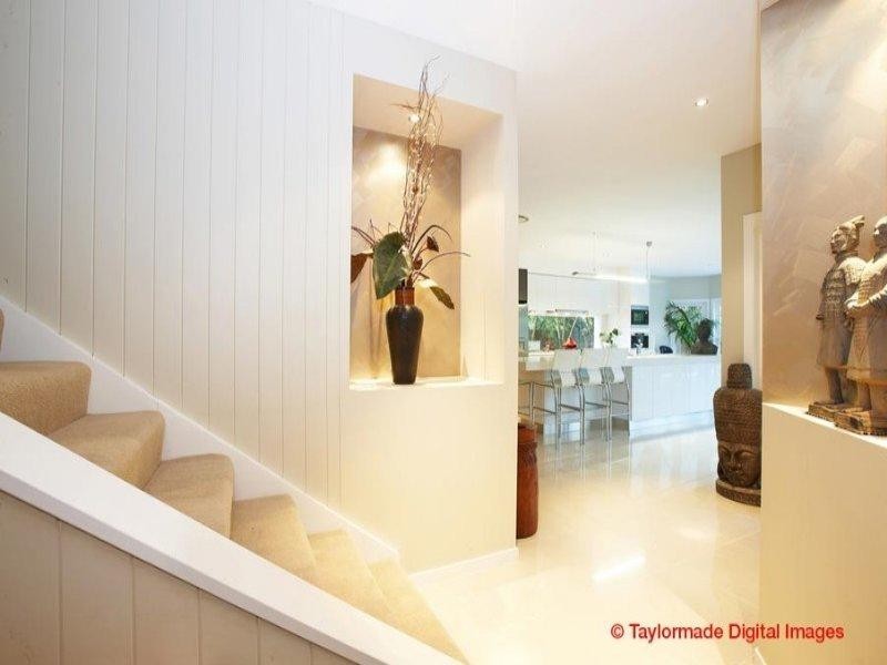 64 Amy Street, Hawthorne QLD 4171