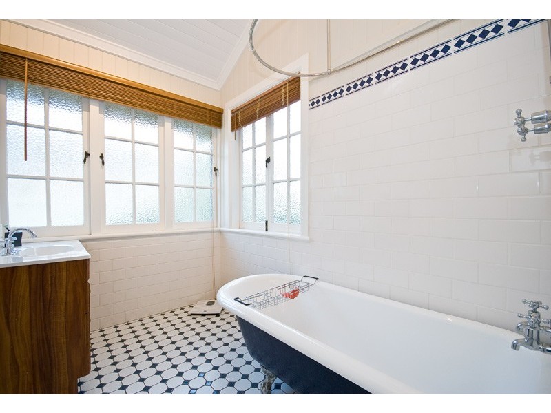 6 Lomond Street, East Brisbane QLD 4169