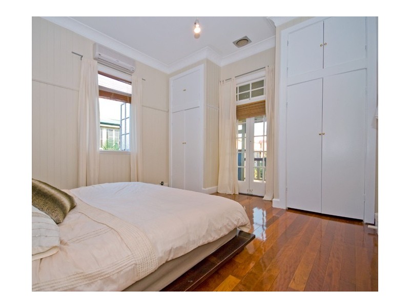 6 Lomond Street, East Brisbane QLD 4169