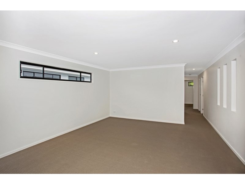 811 Oxley Road, Corinda QLD 4075