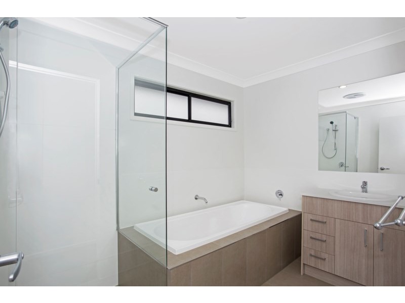 811 Oxley Road, Corinda QLD 4075