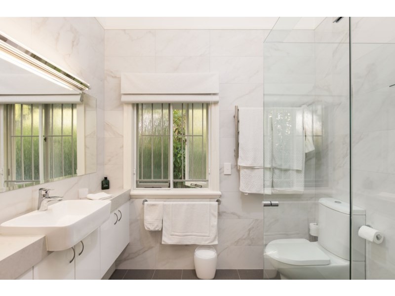 8 Spica Street, Coorparoo QLD 4151