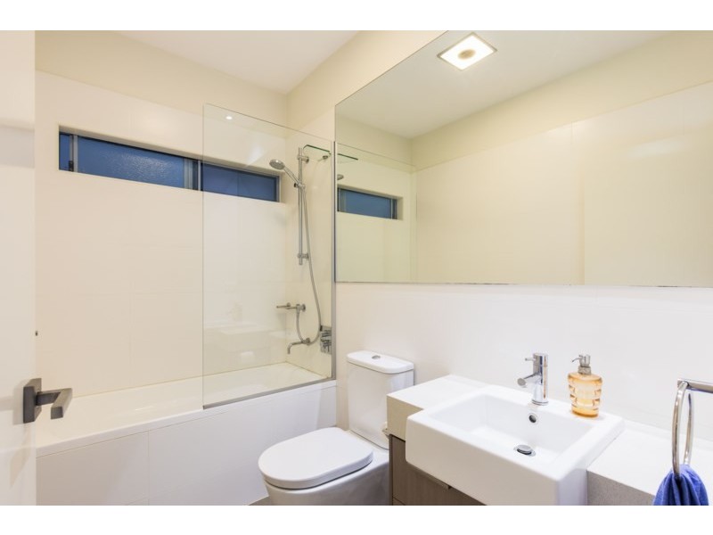 10 Ovey Street, Morningside QLD 4170