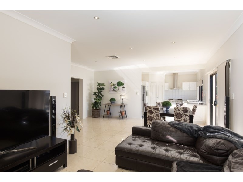 6 John Street, Manly West QLD 4179