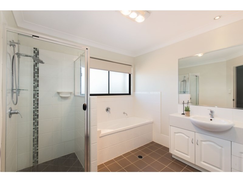 6 John Street, Manly West QLD 4179