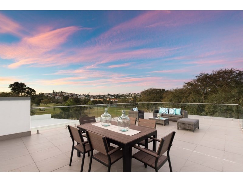 23 Bulimba Parade, Bulimba QLD 4171