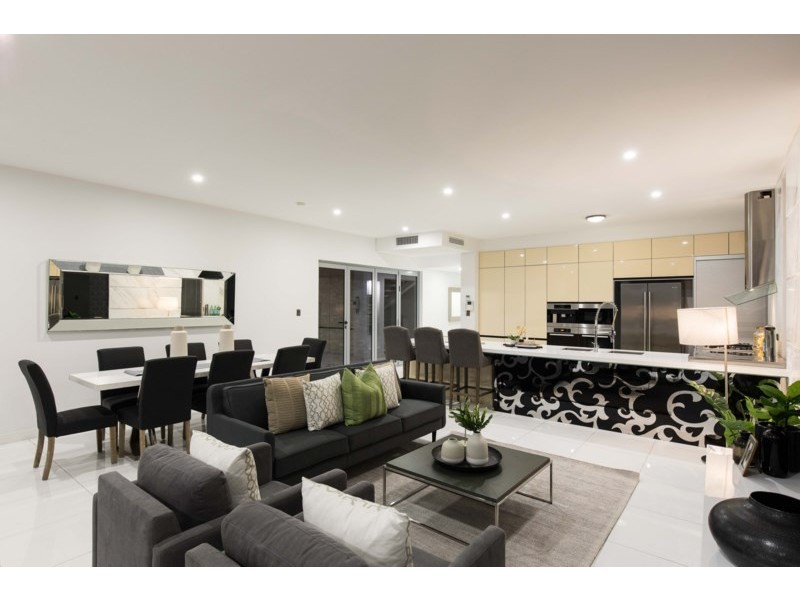 23 Bulimba Parade, Bulimba QLD 4171