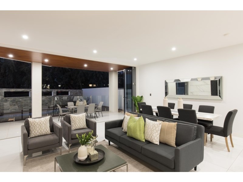 23 Bulimba Parade, Bulimba QLD 4171