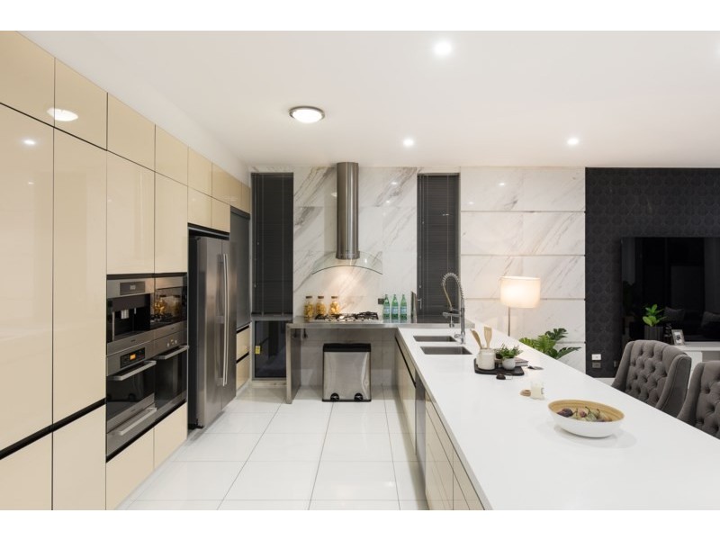 23 Bulimba Parade, Bulimba QLD 4171