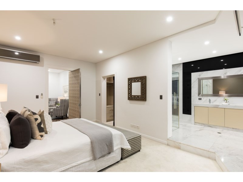 23 Bulimba Parade, Bulimba QLD 4171