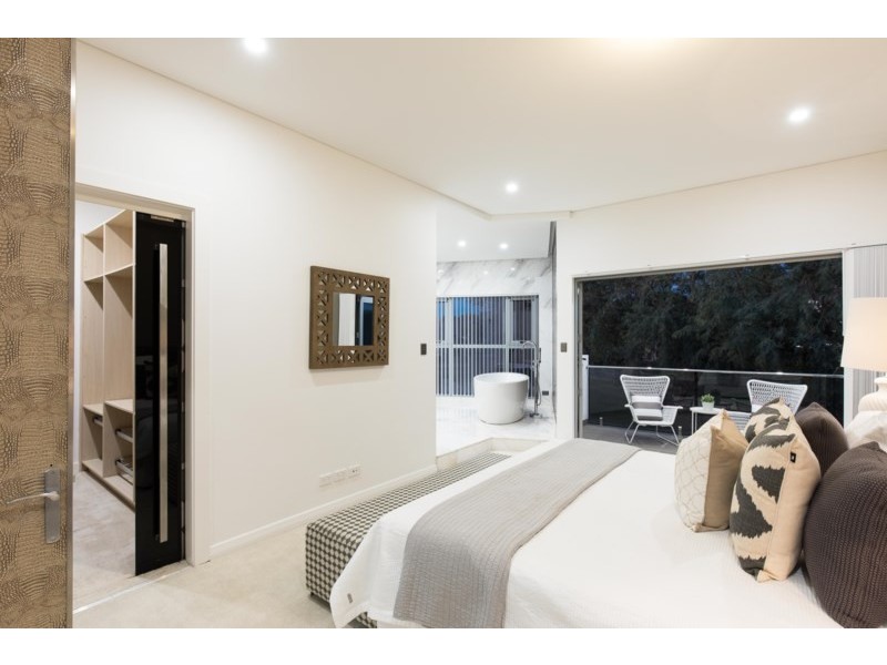 23 Bulimba Parade, Bulimba QLD 4171