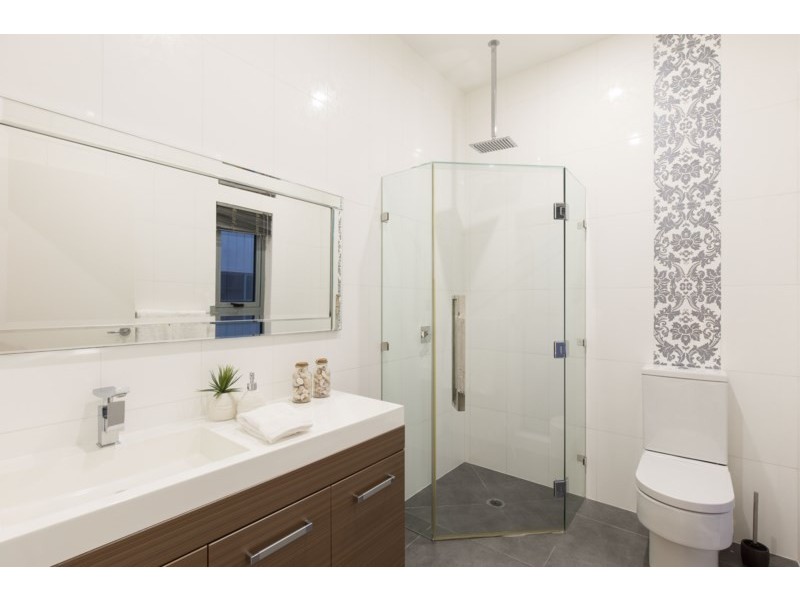 23 Bulimba Parade, Bulimba QLD 4171