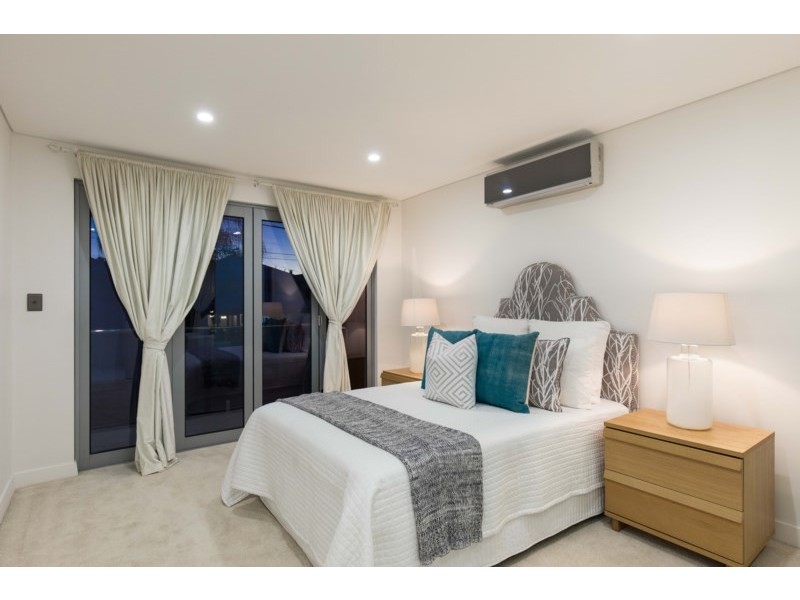 23 Bulimba Parade, Bulimba QLD 4171