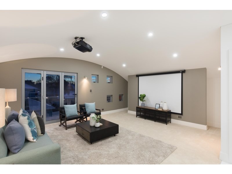 23 Bulimba Parade, Bulimba QLD 4171