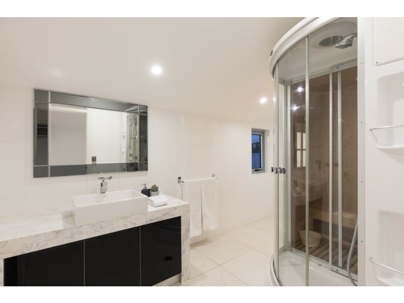 23 Bulimba Parade, Bulimba QLD 4171