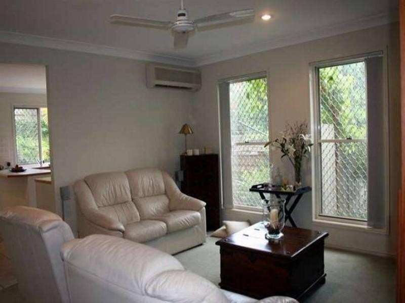 2/12 Norman Avenue, Norman Park QLD 4170