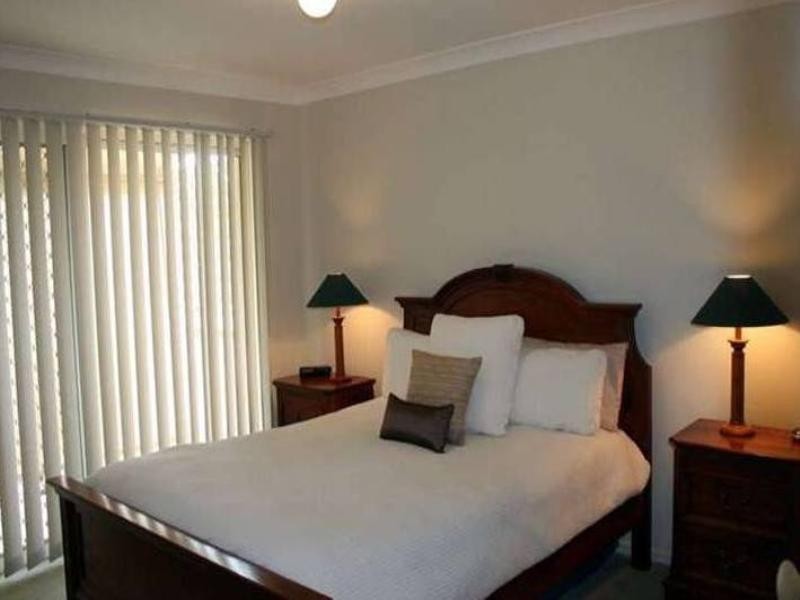 2/12 Norman Avenue, Norman Park QLD 4170