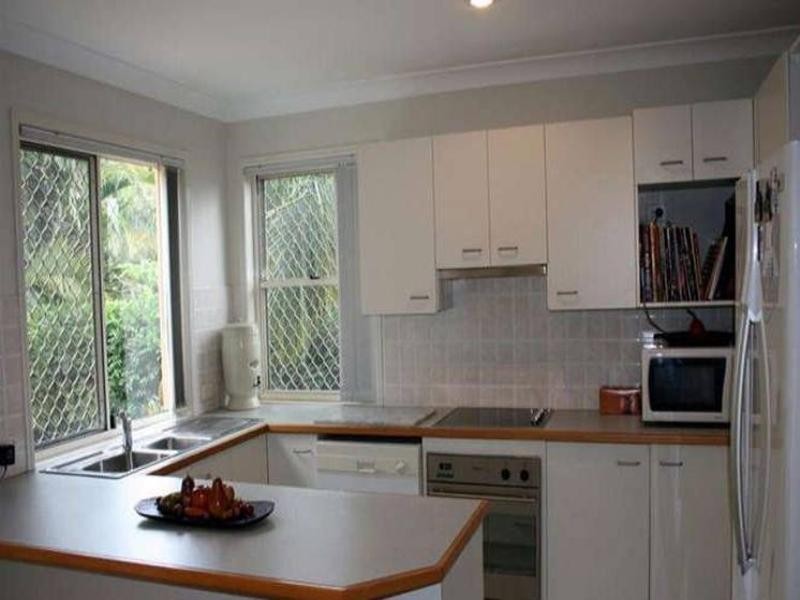 2/12 Norman Avenue, Norman Park QLD 4170