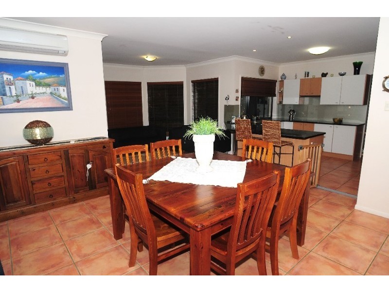 99 Cribb Road, Carindale QLD 4152