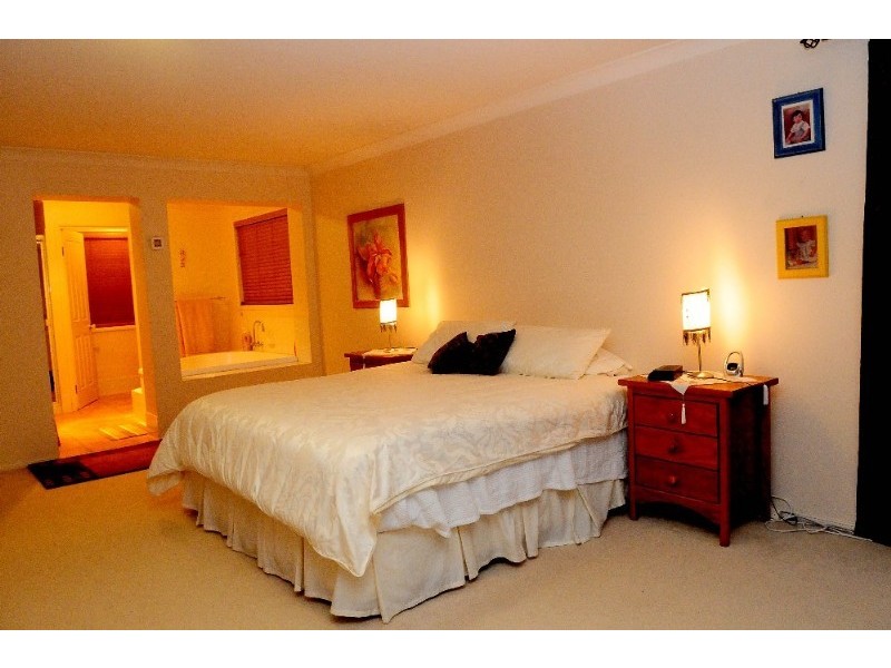 99 Cribb Road, Carindale QLD 4152